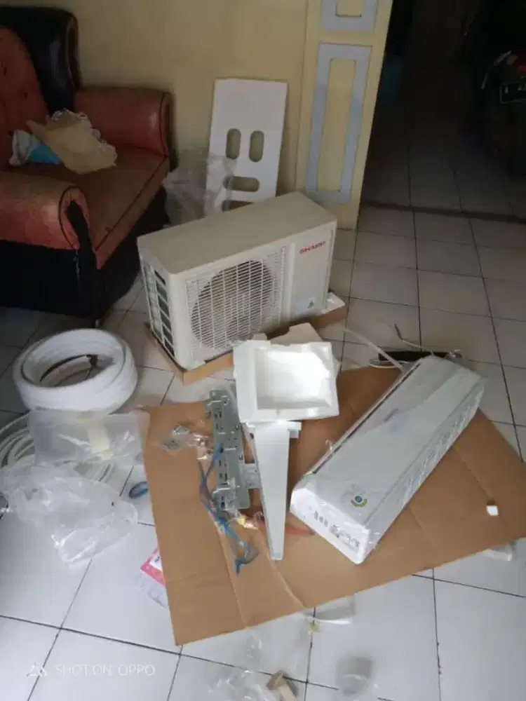 Jasa instalasi AC bongkar pasang AC service AC panggilan servis kulkas