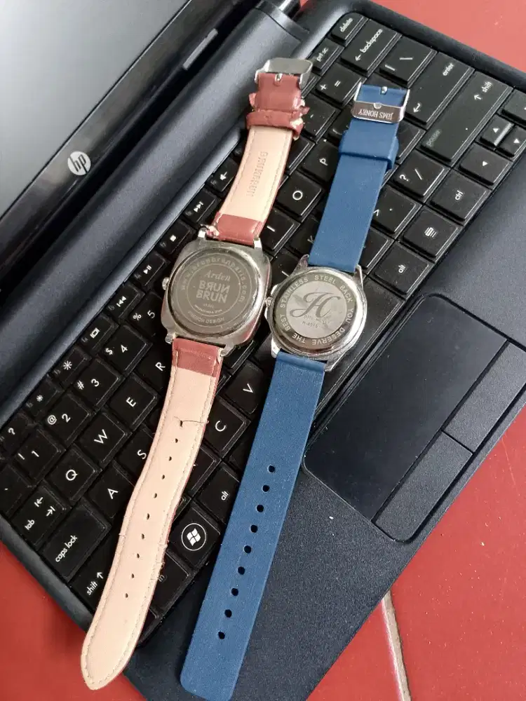 Jual jam tangan wanita masih bagus minus batere habis jual apa adanya