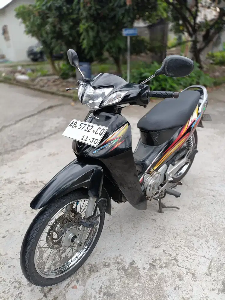 Honda karisma x th 2005