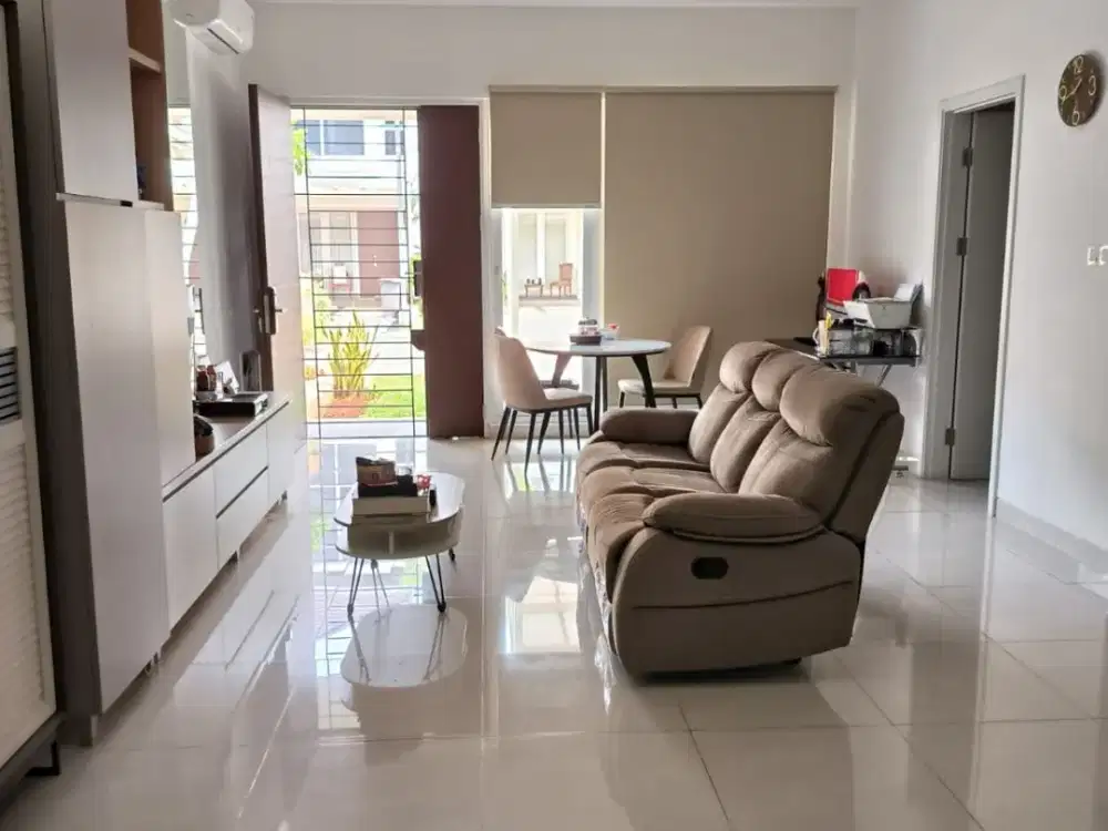 Rumah Cantik Rapih di Riviera Puri Metland Cyber City Full Bangunan