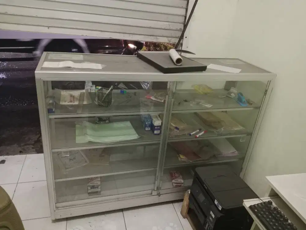 Etalase bekas, bagus