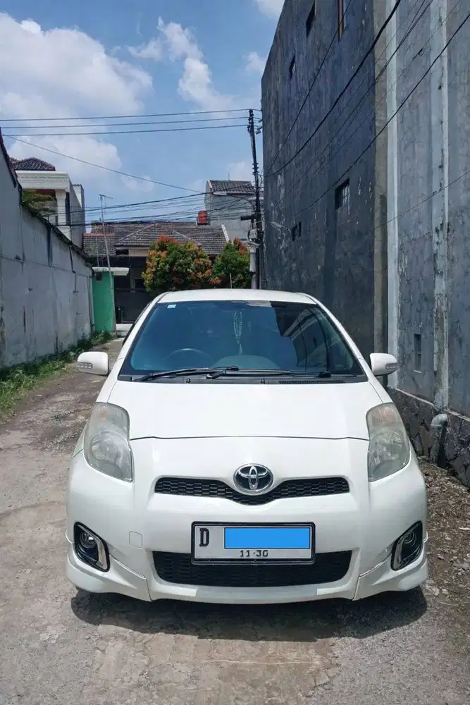 TOYOTA YARIS 1.5 E/AT 2012