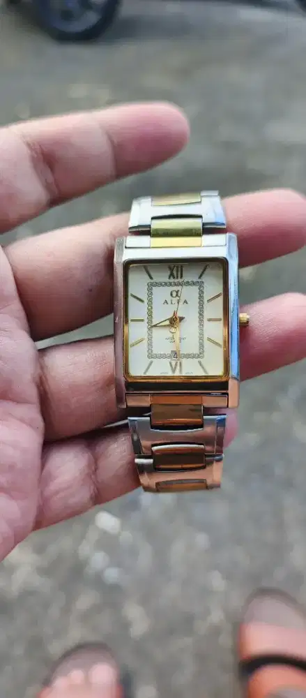 Jam tangan alfa