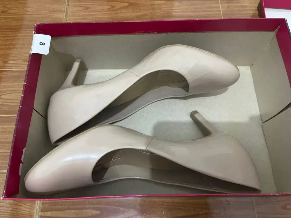 Sepatu High Heels by Payless Dexflex Comfort