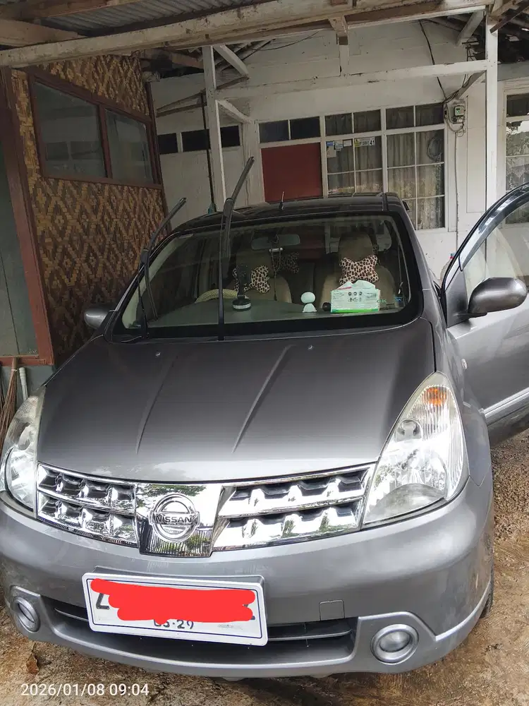 Nissan Livina 2010 Bensin
