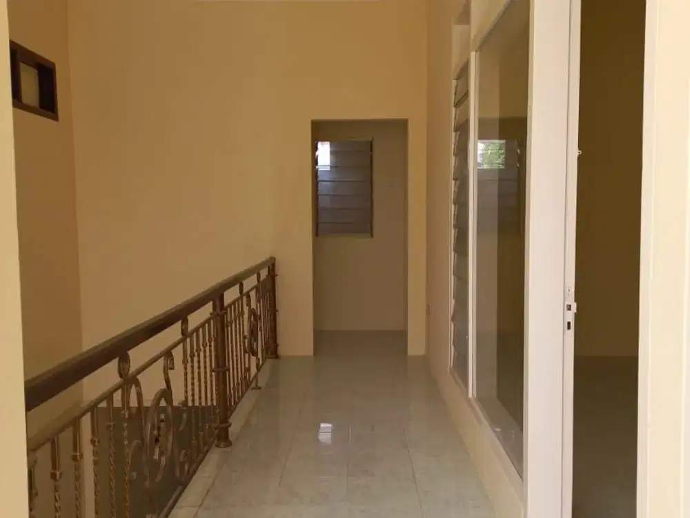 Dijual/Disewakan Rumah Jl Simpang Darmo Permai Utara