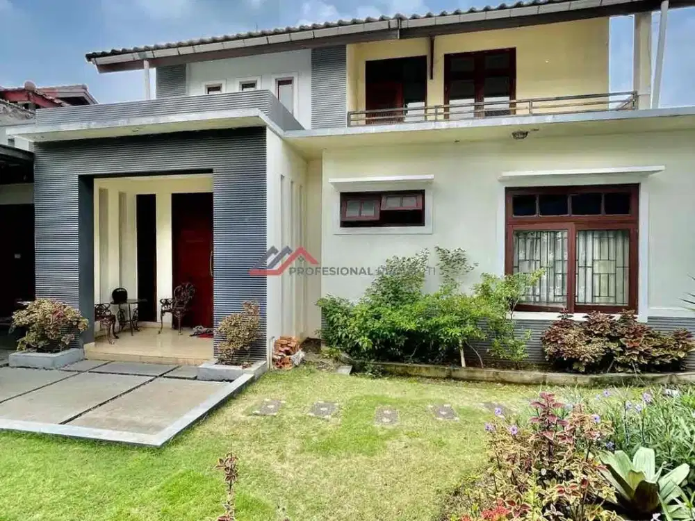 Rumah Classic Minimalis Dalam Komplek Di Pancoran