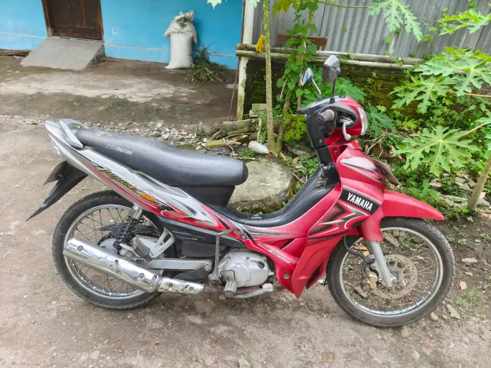 Jupiter Burhan THN 2006 plat AB Bantul