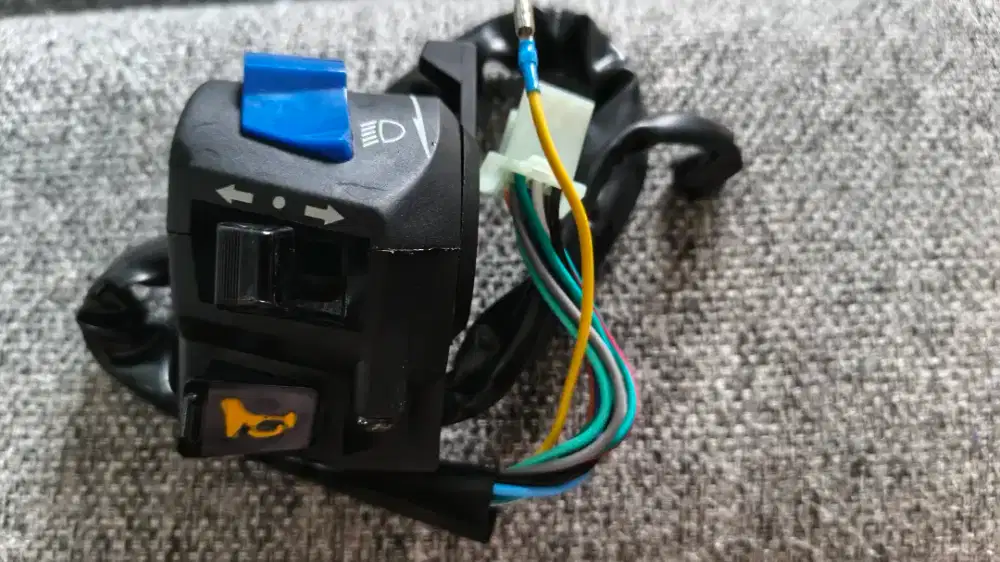 Saklar kiri domino Universal model CG125