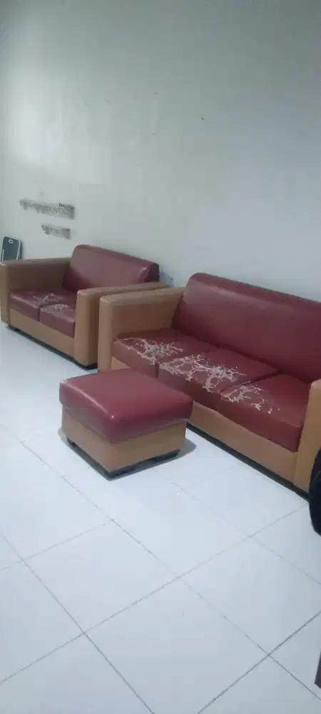 lemari dan sofa (jual cepatt)