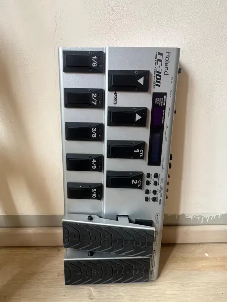 Roland FC300 MIDI Foot controller