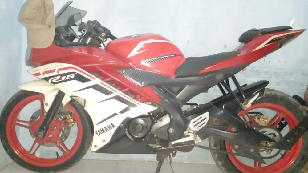 Yamaha R15 2015