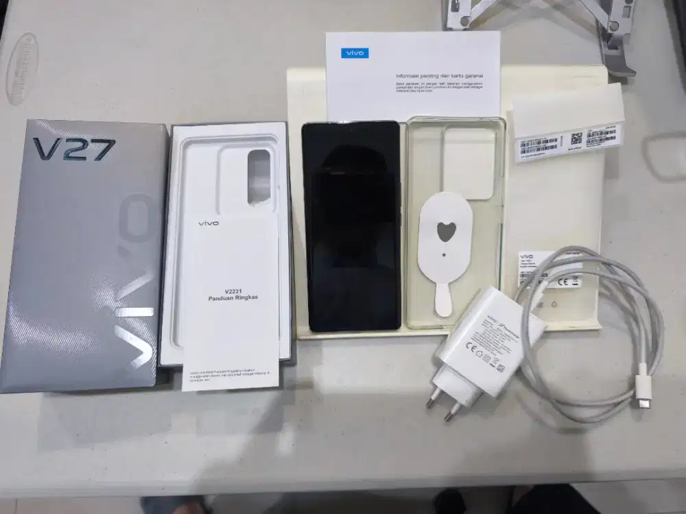 Vivo V27 5G (8/256 GB) warna Gold second mulus