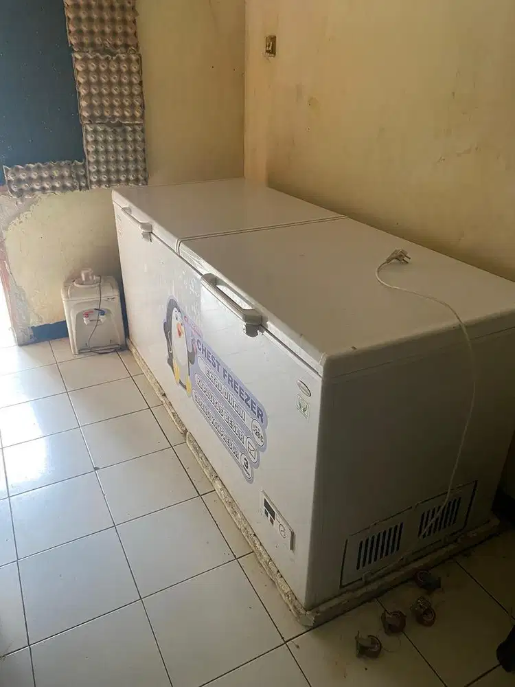 Freezer daimitsu bergaransi