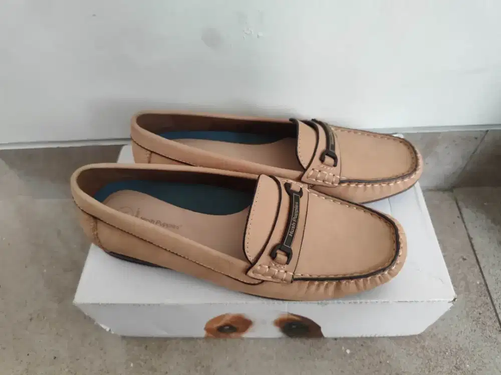 Sepatu hush puppies