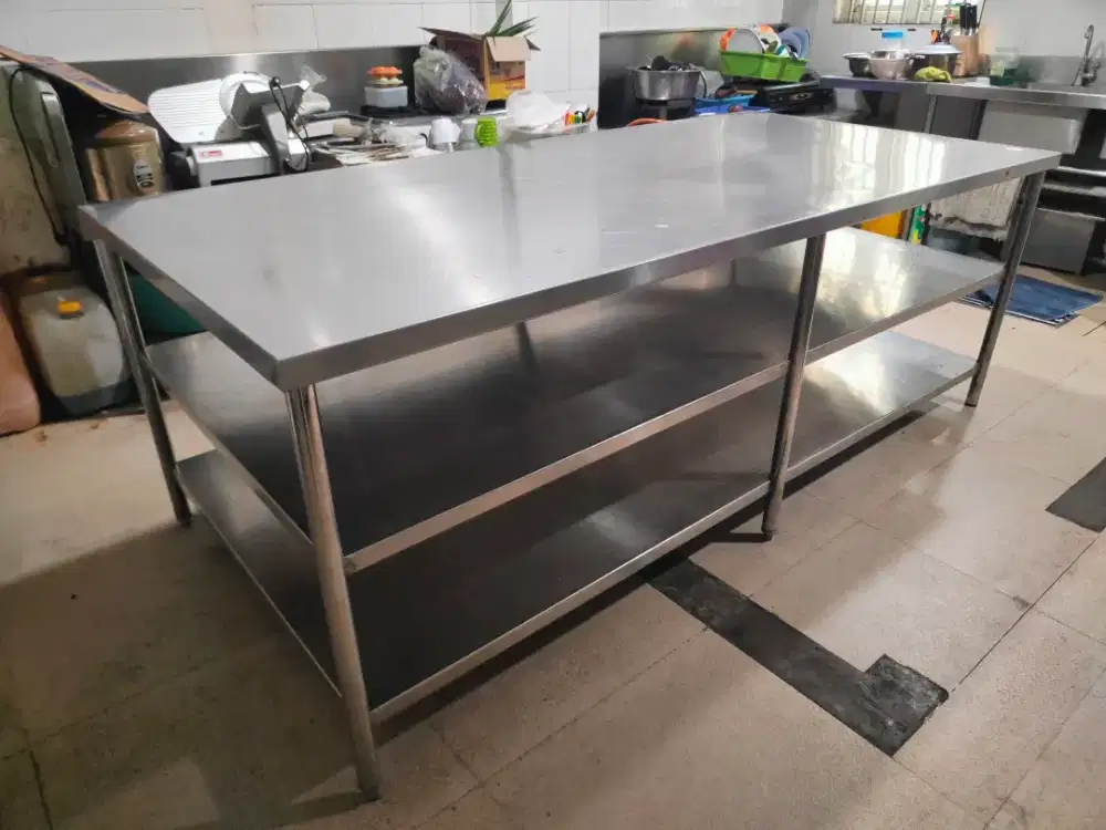 Meja Kerja // WORK TABLE 220CM X 110CM