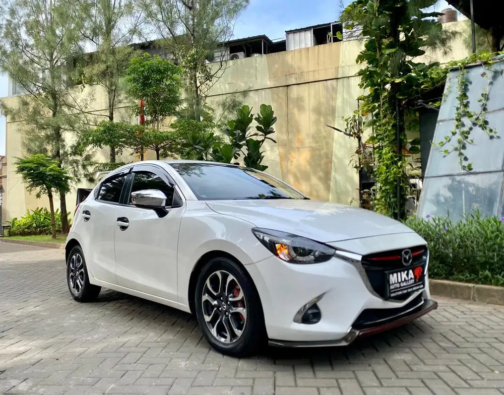 Mazda 2 R AT Limited Edition 2019 nik 2018 Low km 50rb Dp 18jt Free BN