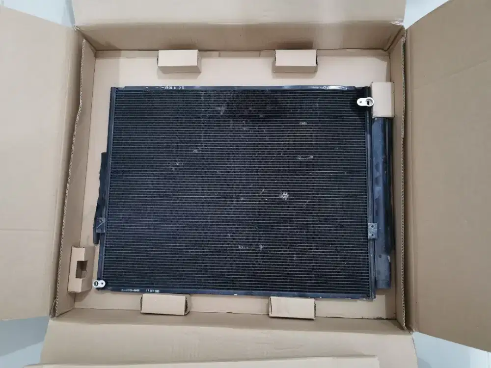 Kondensor Kondenser Condensor AC Innova bensin 2005