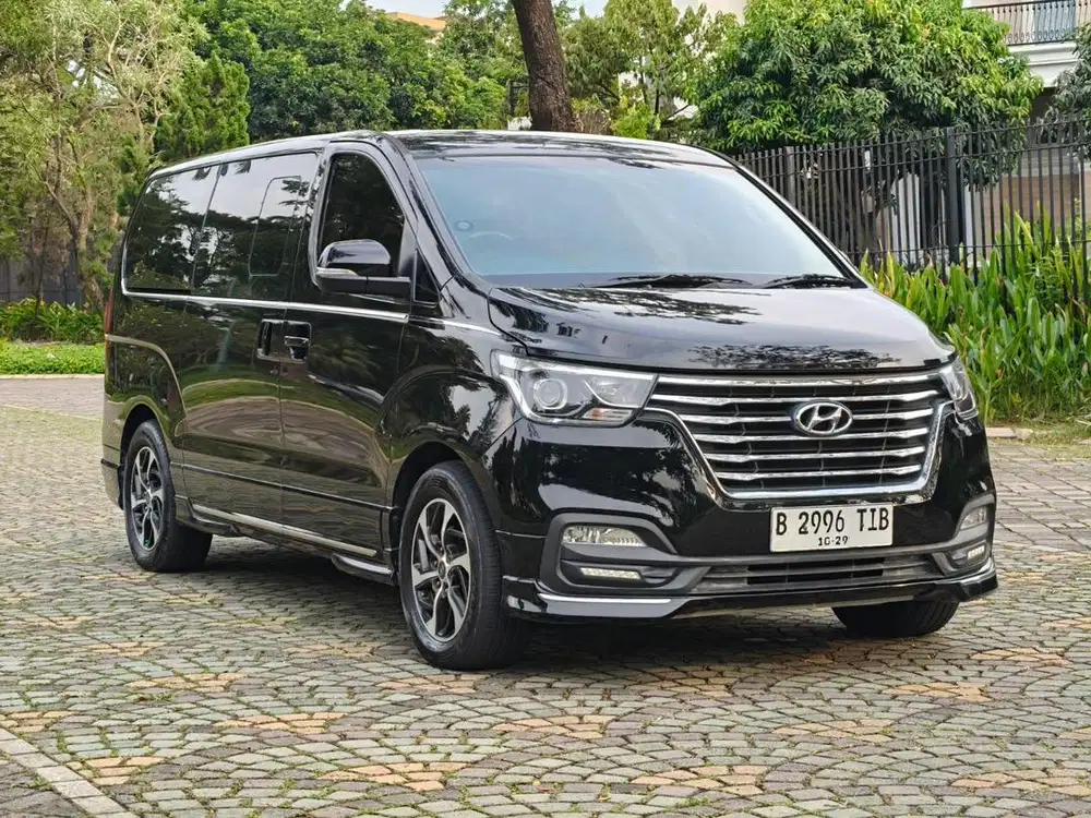 Hyundai H1 2.5 Royale Diesel AT 2019 Pajak Panjang