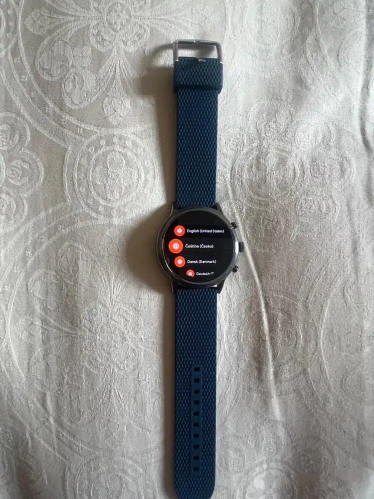 Fossil Carlyle HR smart watch