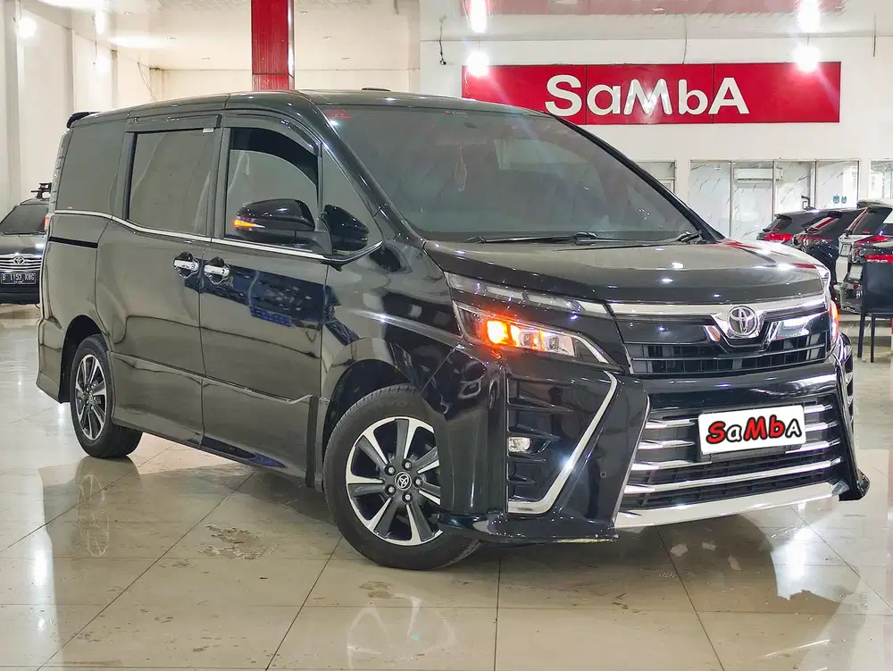 TOYOTA VOXY AT 2019