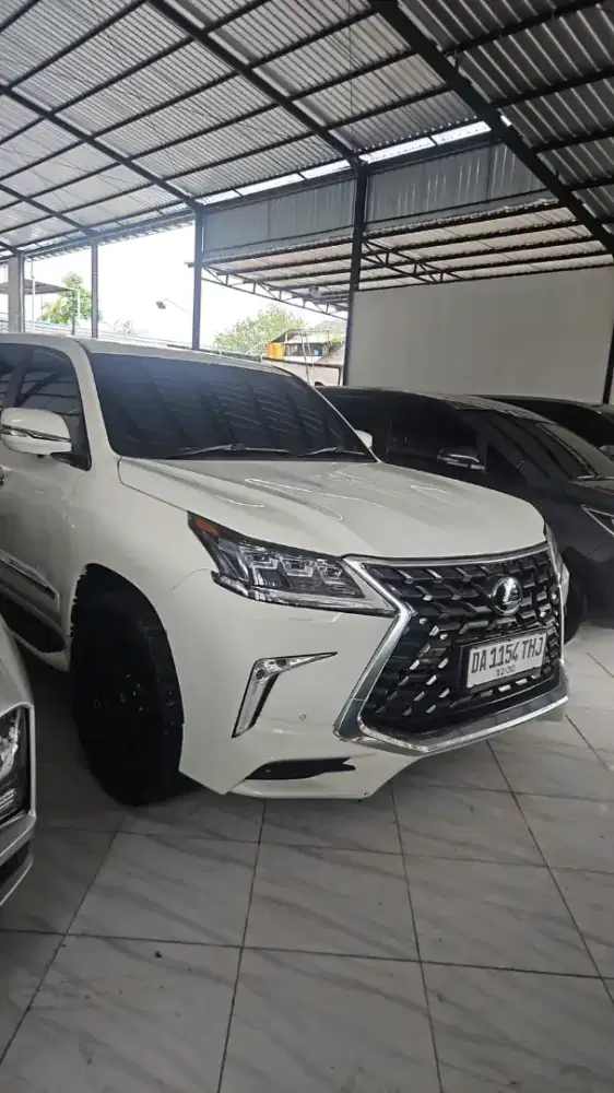 Lexus LX 570 AT 2015