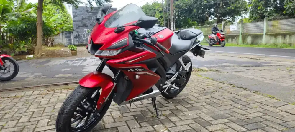 Dijual Yamaha R15 V3 tahun 2017 pajak hidup panjang KM low