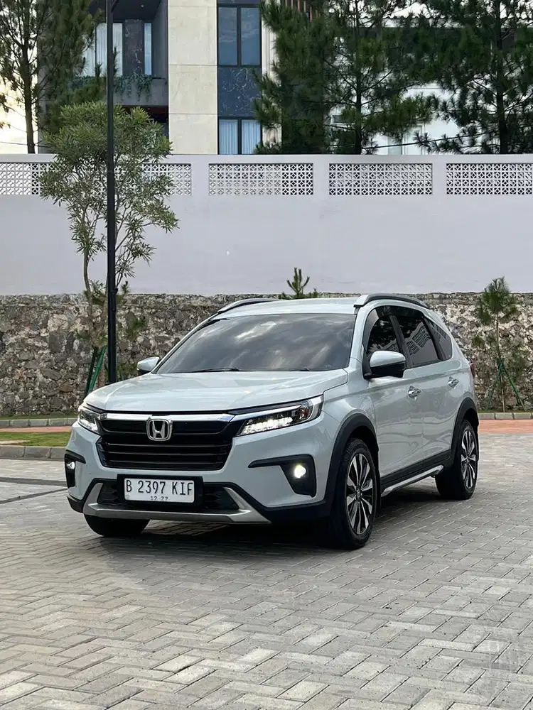 Fitur nya Komplit Gan ini Honda BRV Prestige Sensing AT 2022 Putih