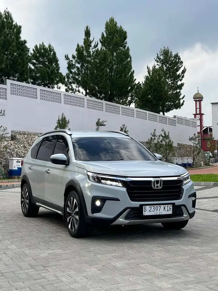 Fitur nya Komplit Gan ini Honda BRV Prestige Sensing AT 2022 Putih