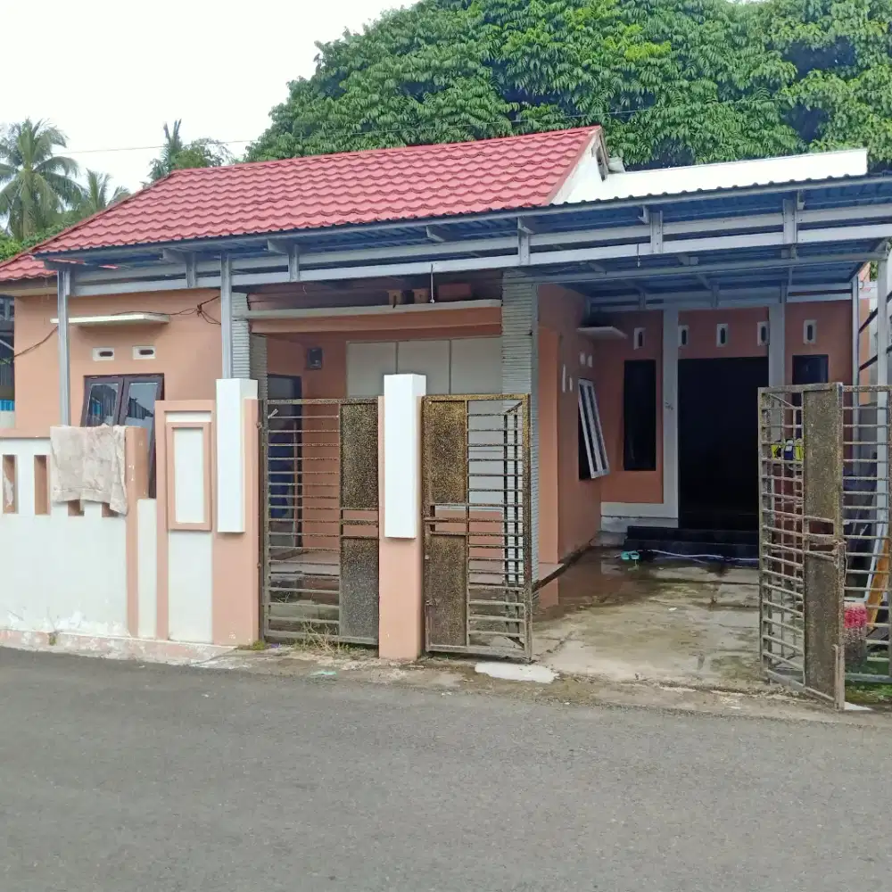 Rumah Komplek Keramat Raya Hamalau