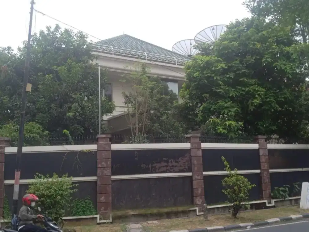 Dijual Rumah pinggir jalan posisi hook Puri Indah, Kembangan Jakarta Barat