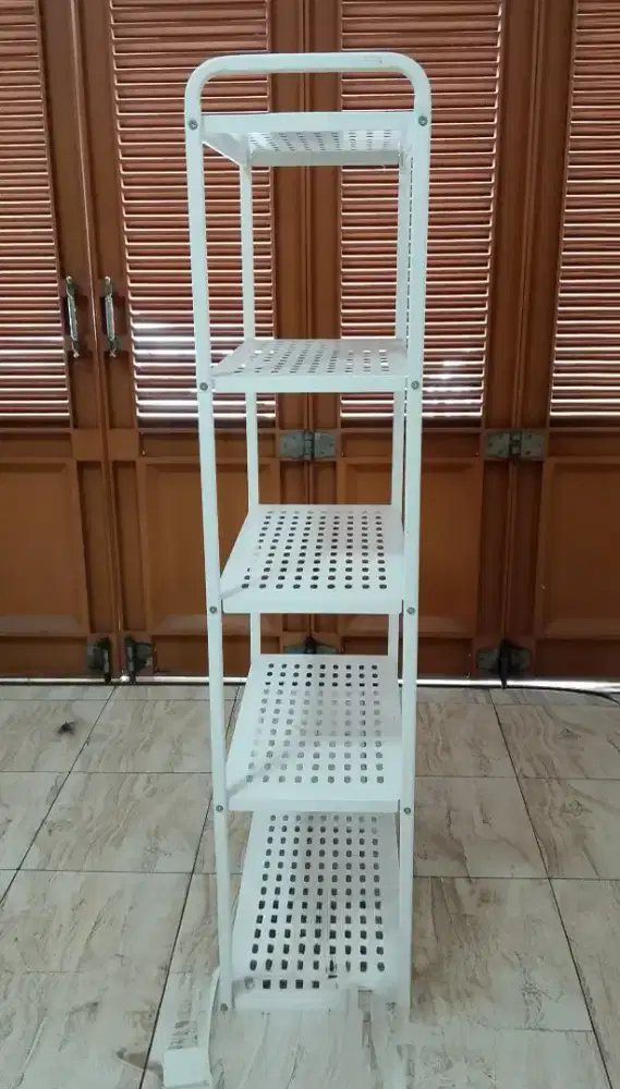 Rak serbaguna minimalis