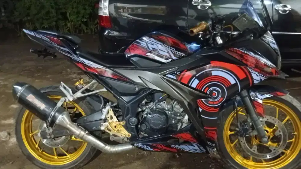 Jual aja cbr 150 tahun 2017 pajak mati 4 tahun surat lengkap