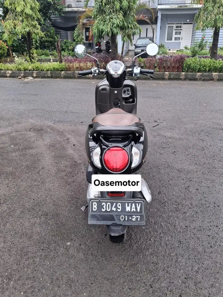 (B) Honda Scoopy Stylish 2022