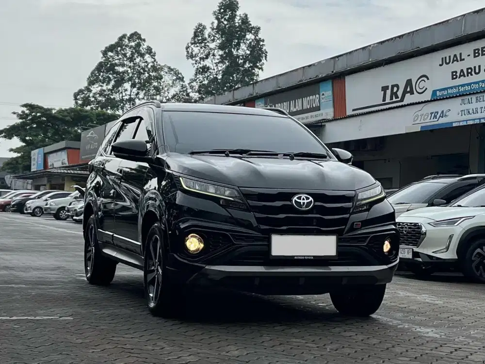 TOYOTA RUSH GR SPORT 1.5 AT 2024