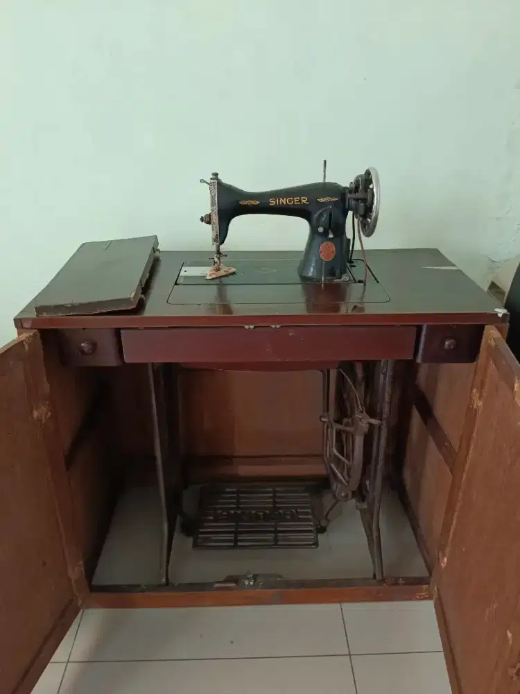 Mesin jahit Singer 15K88