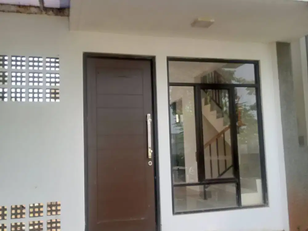 Dijual Rumah 2 lantai hadap Selatan Cluster Damar Green Ara Harapan Indah  Bekasi