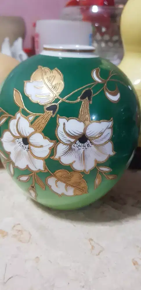 Guci keramik aktik lawas