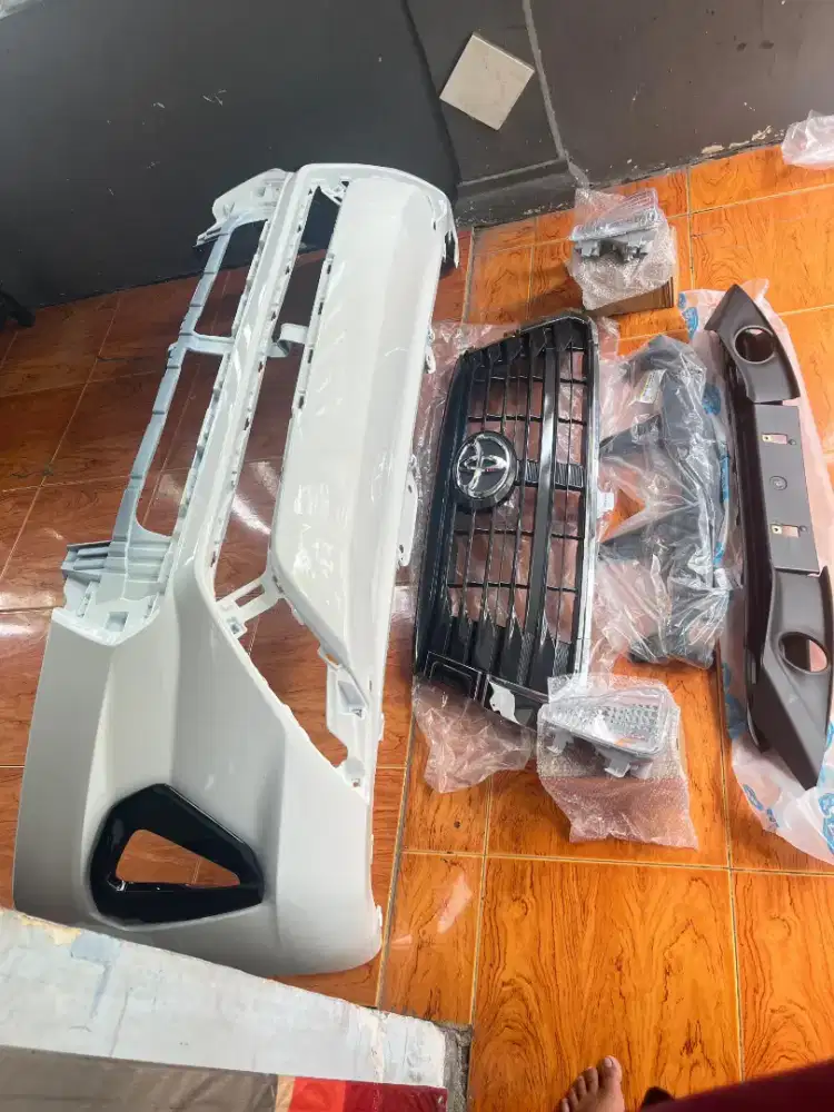 Bumper putih Depan Innova Reborn Facelift SET komplite 2016-2025