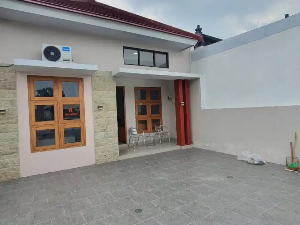 Rumah Dijual Full Furnish di Trihanggo, Jalan Kabupaten Full Furnish