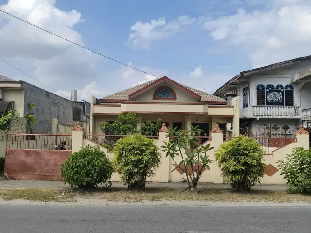 Villa di jalan Prajurit ( Krakatau)