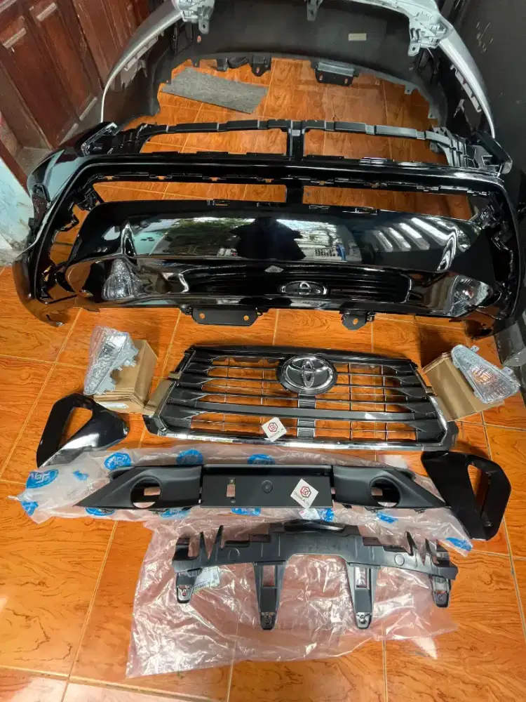 Bumper HitamDepan  Innova Reborn Facelift SET komplite 2016-2025