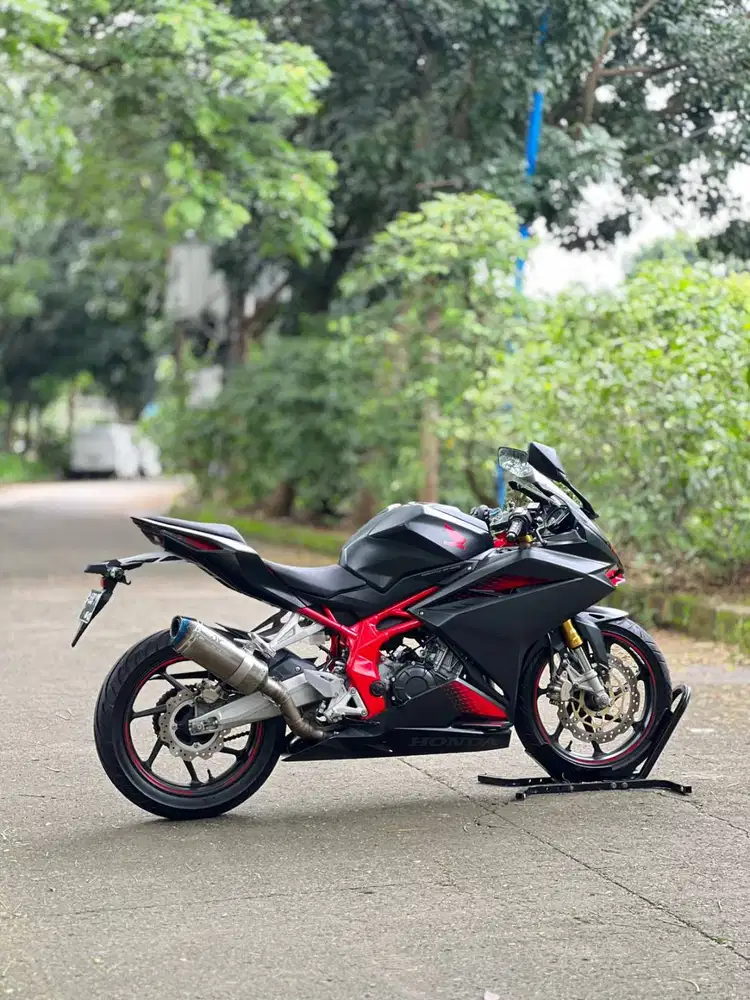 LOW KM! HONDA NEW CBR 250RR NON ABS 2022 HITAM SIAP GASPOL