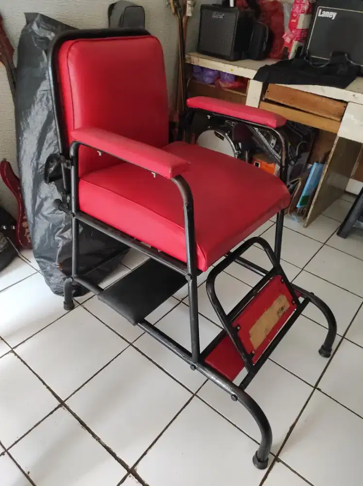 Jual kursi pangkas no lemari kaca