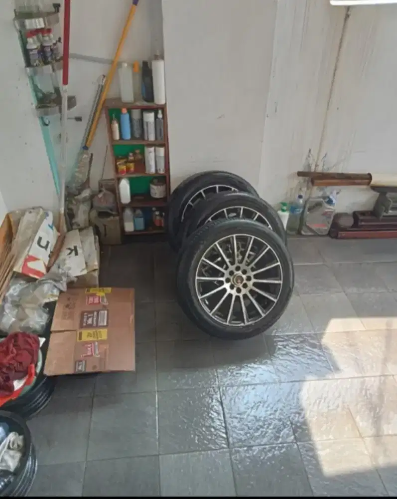 4 velg ban uk 215/50/17 ban tebel semua.