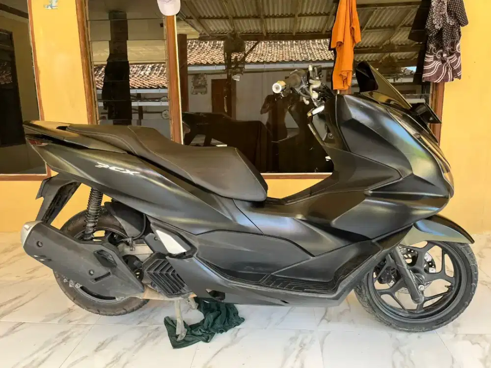 Pcx 2023 CBS warna hitam