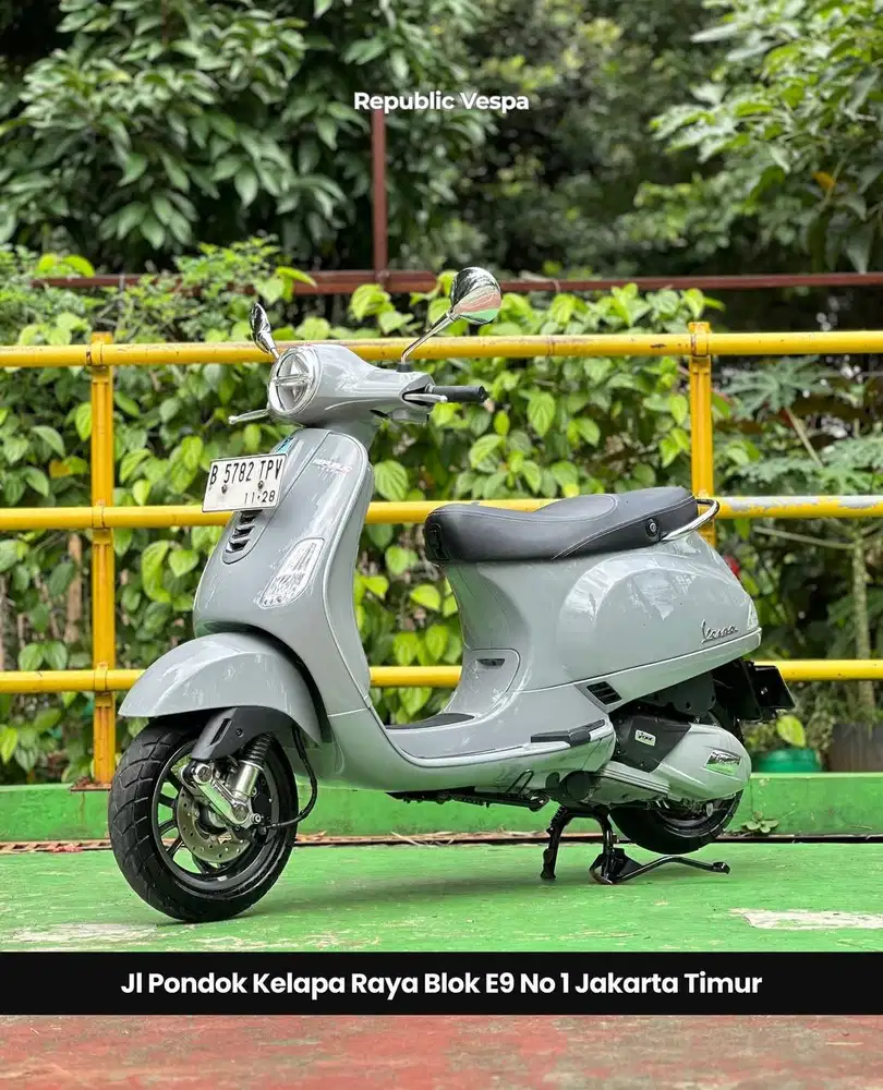 TERMURAH VESPA LX 125 IGET LED FACELIFT TAHUN 2023 WARNA GREY MATERIA