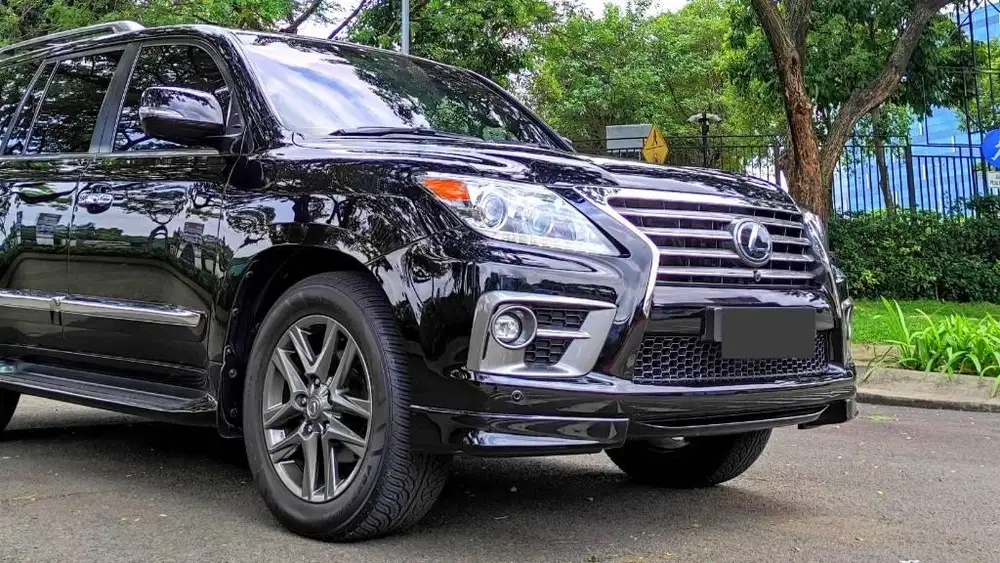 [Low KM 41rb] Lexus LX570 F Sport 2015 Black on black