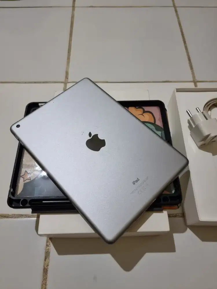 Apple IPad gen 6 garansi inter 32gb