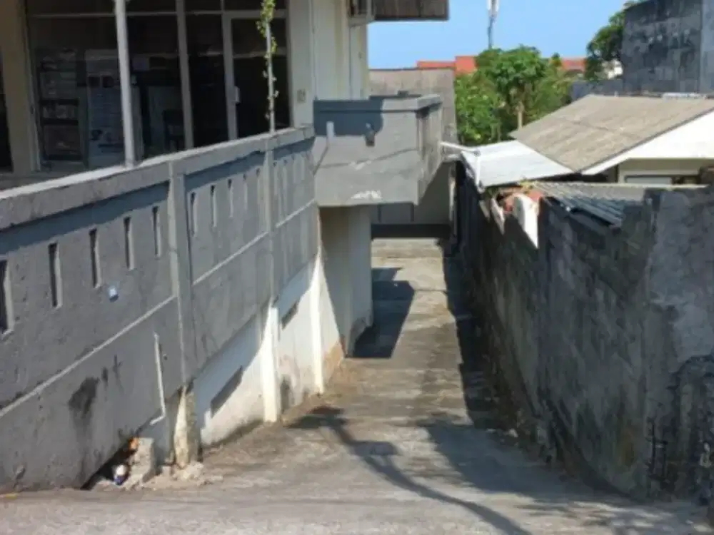 DIKONTRAKKAN GUDANG STRATEGIS DI NUSA DUA